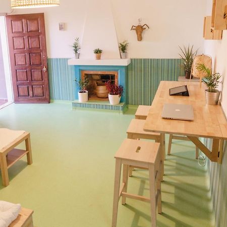 Hospedium Hostel Republica Surf House Ericeira Bagian luar foto