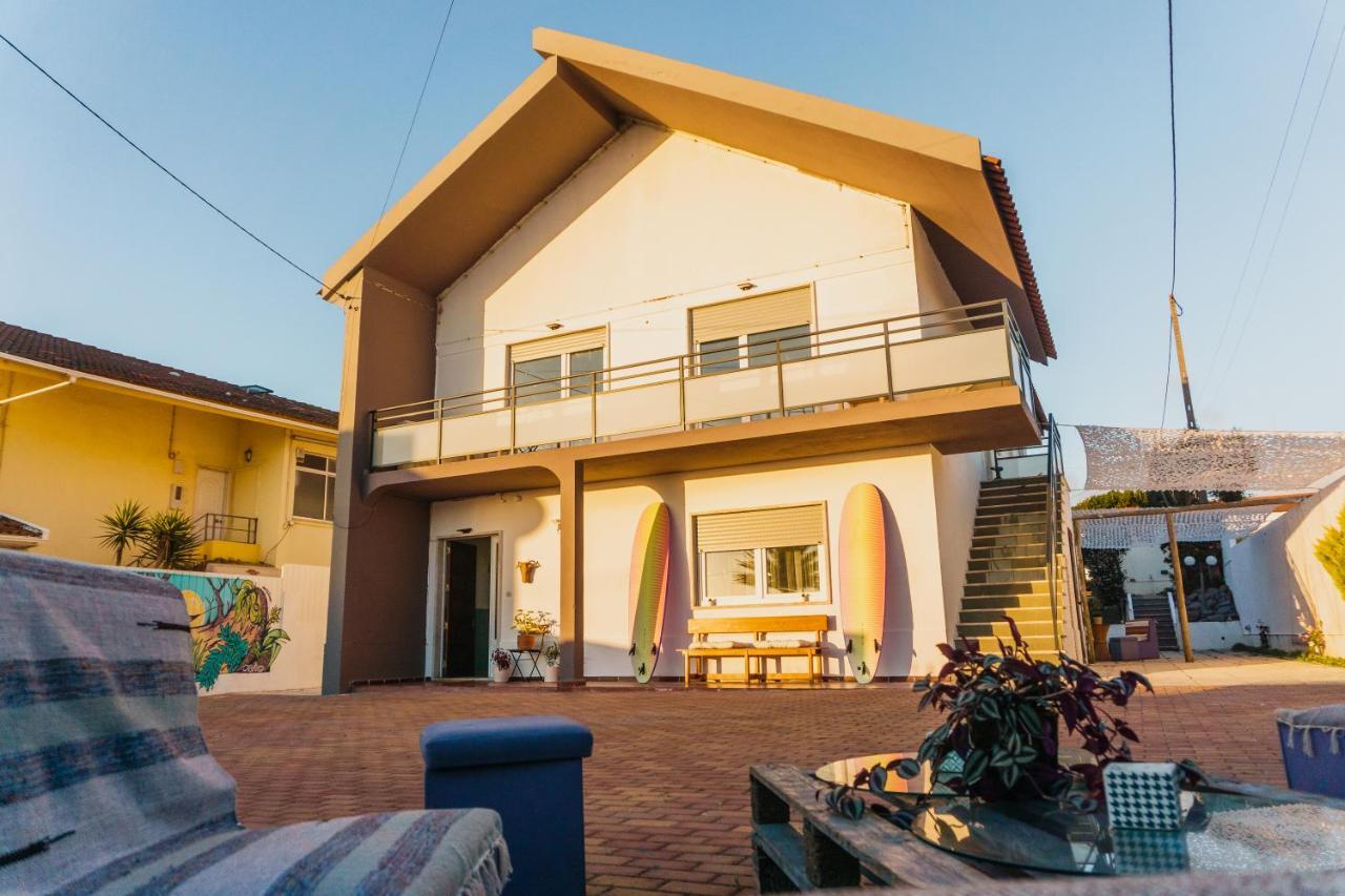 Hospedium Hostel Republica Surf House Ericeira Bagian luar foto