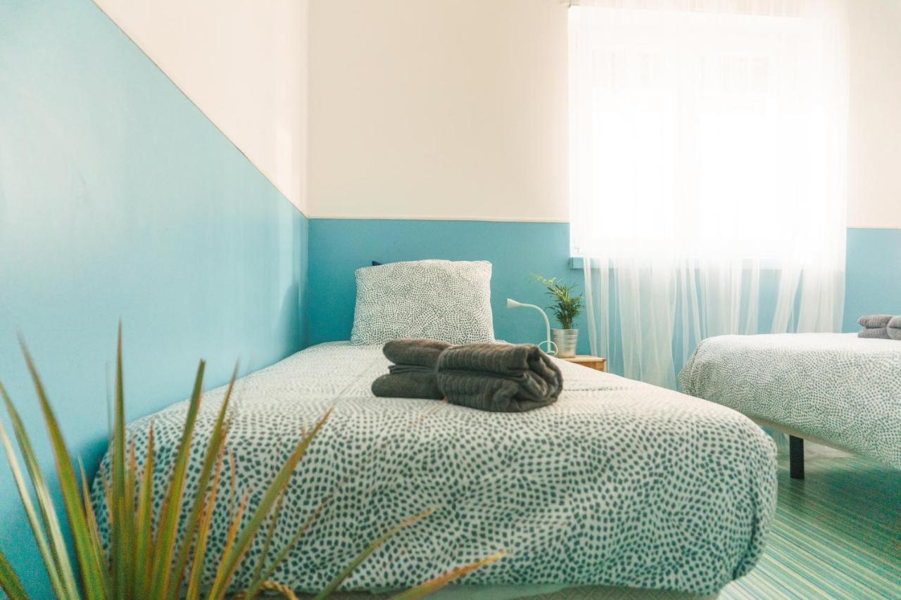 Hospedium Hostel Republica Surf House Ericeira Bagian luar foto