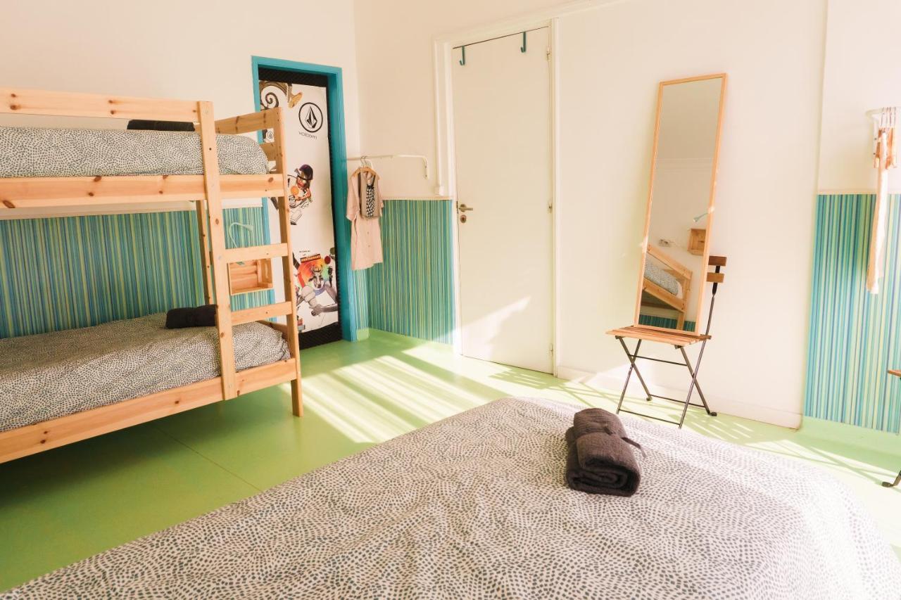 Hospedium Hostel Republica Surf House Ericeira Bagian luar foto