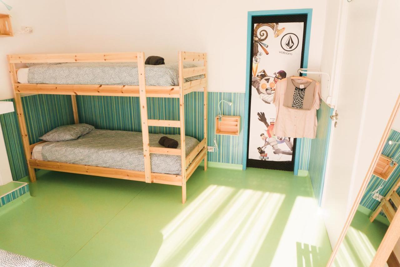 Hospedium Hostel Republica Surf House Ericeira Bagian luar foto