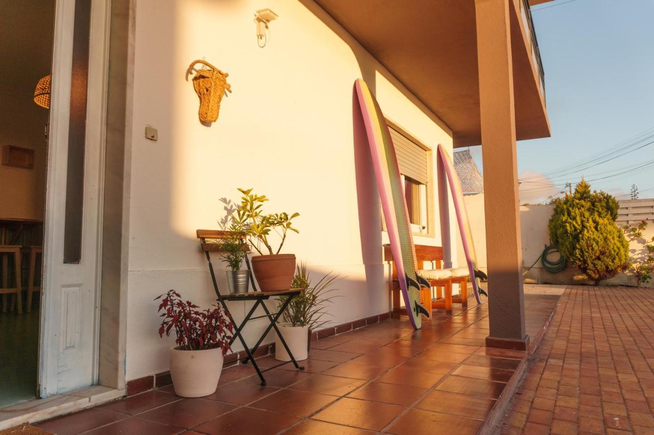 Hospedium Hostel Republica Surf House Ericeira Bagian luar foto