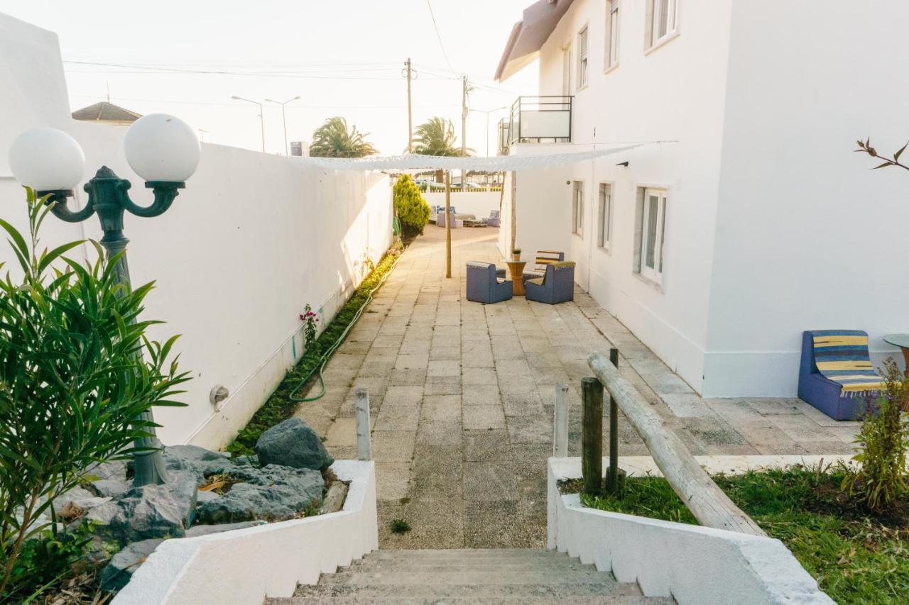 Hospedium Hostel Republica Surf House Ericeira Bagian luar foto