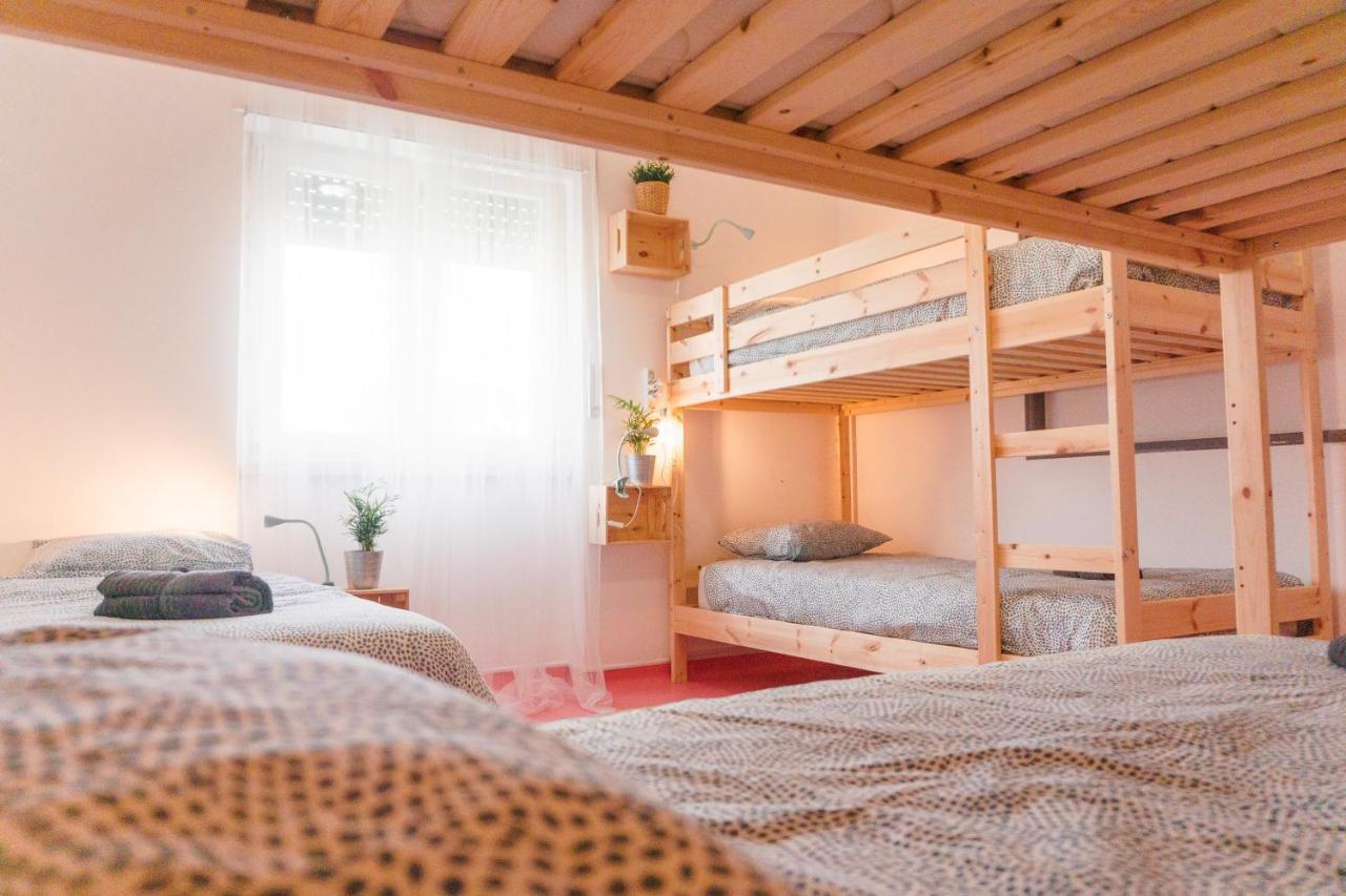 Hospedium Hostel Republica Surf House Ericeira Bagian luar foto