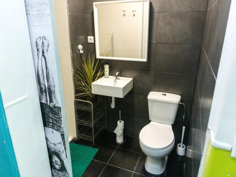 Hospedium Hostel Republica Surf House Ericeira Bagian luar foto